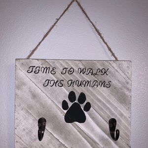 Keys holder and dog leash holder !! Perfect!